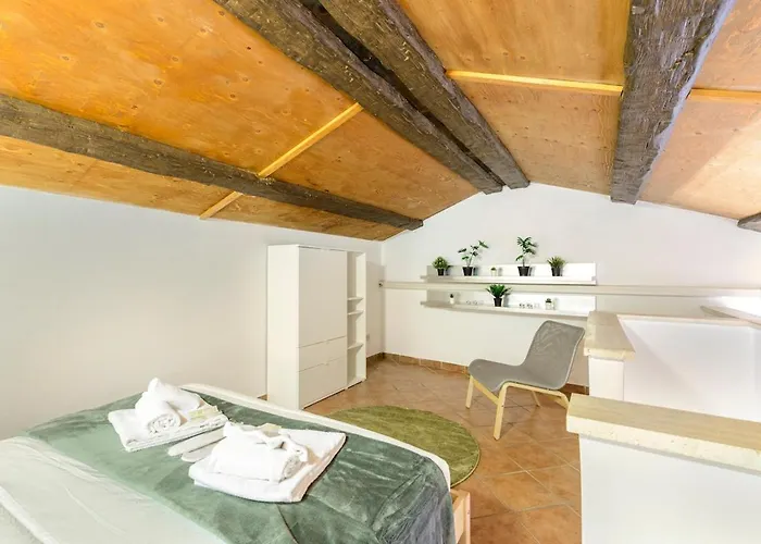 Pantheon View Apartment *