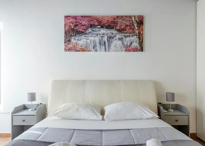 Pantheon View Apartment *