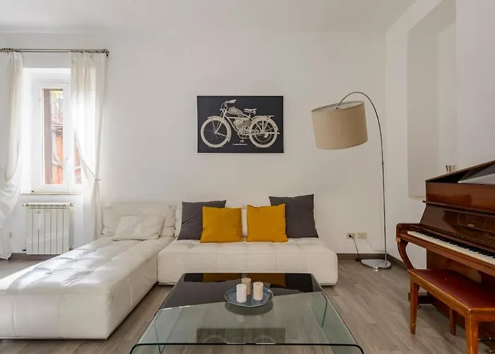 Pantheon View Apartment