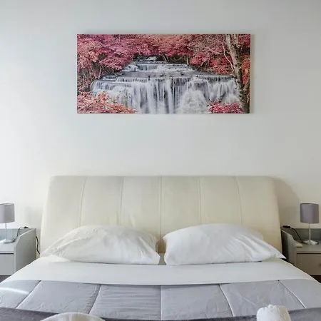 Pantheon View Apartman *