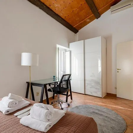Apartment Pantheon View Rome